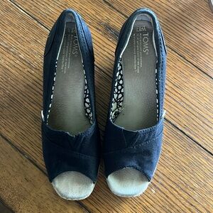 TOMS Women's Classic Espadrille Wedge Sandal